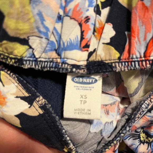 Pants floral print elastic waist w/ tie, side pockets and small cuff at hem - Picture 2 of 8